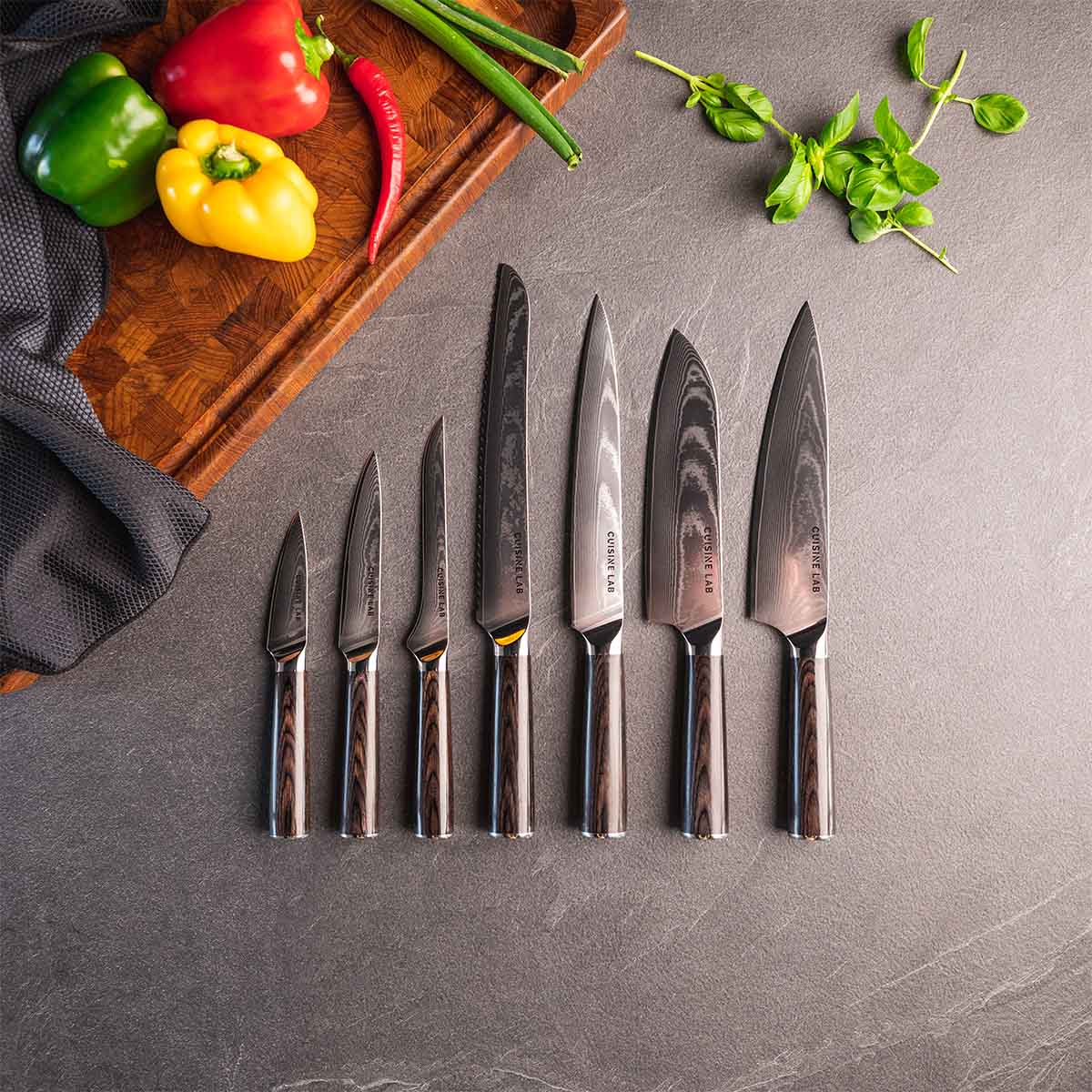 Cuisine Lab køkkenknive, classic collection. Luksusknive med lang holdbarhed. Kokkekniv, brødkniv, santokukniv, forskærekniv, udbenerkniv, utilitykniv, urtekniv.